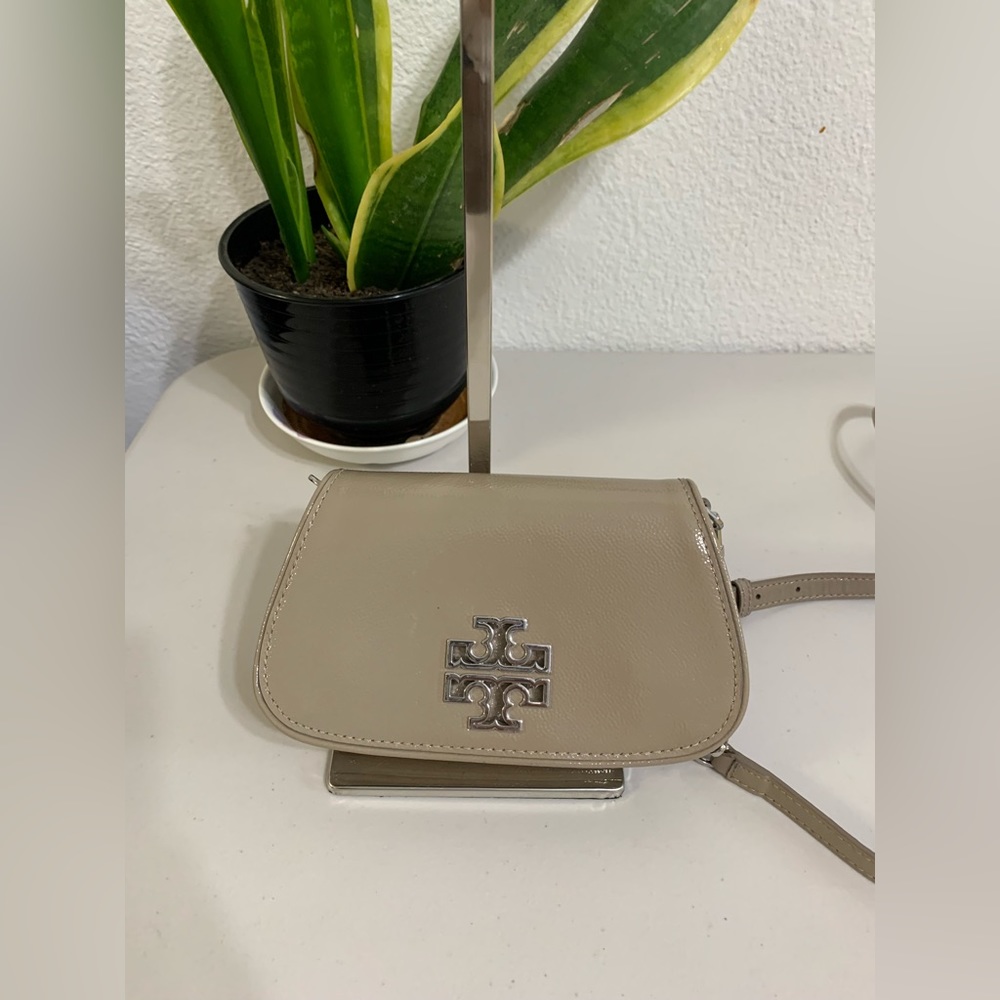 💕👜 (Like New)TORY BURCH Crossbody Purse - Picture 4 of 13